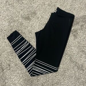 Old Navy Active women’s leggings, size medium petite